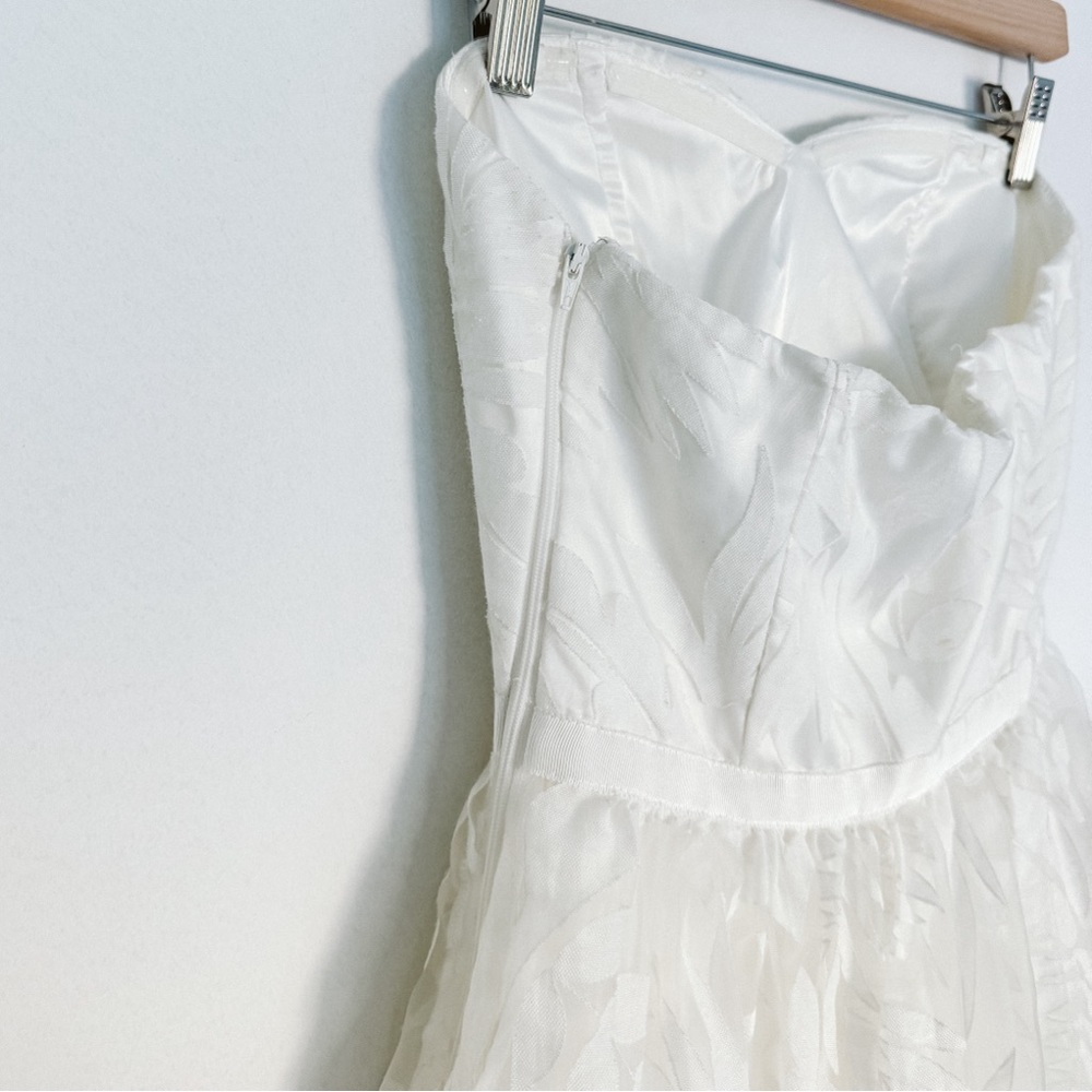 Guess Strapless Sweetheart Dress - Engagement, Bachelorette, Wedding - Size 2 - Picture 6 of 11